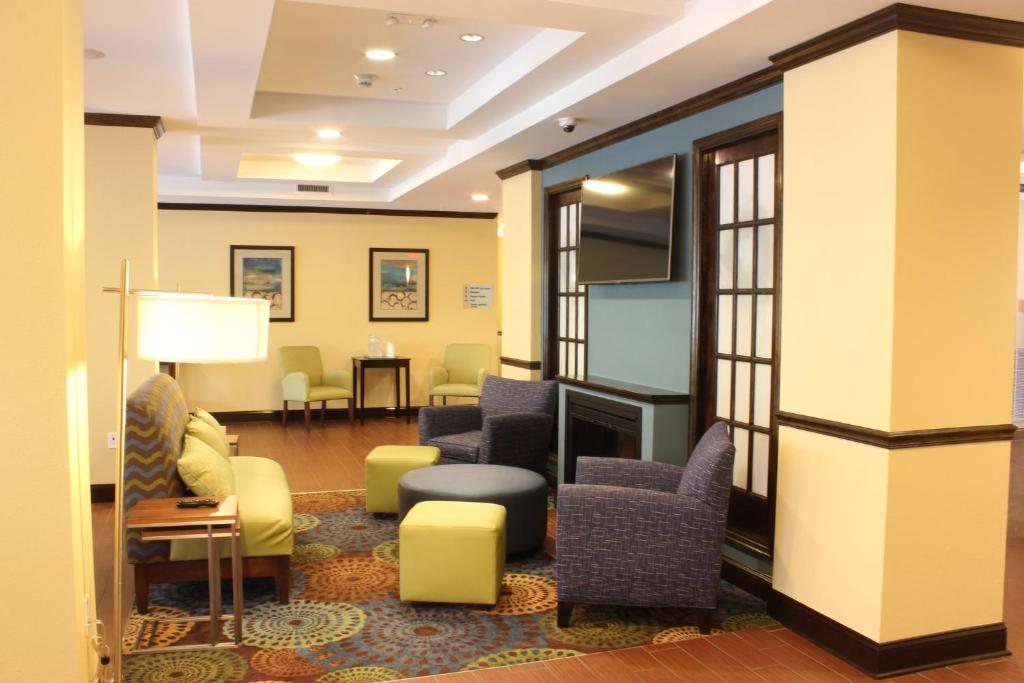 Holiday Inn Express & Suites Lebanon, an IHG Hotel